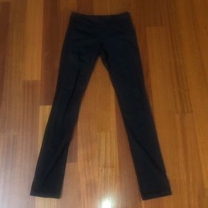 Black lulu lemon leggings!